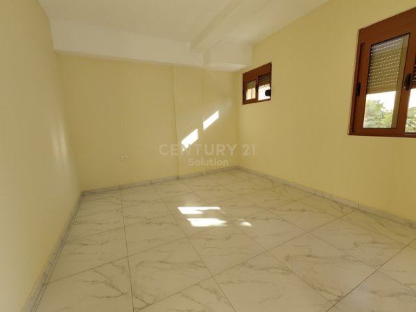 Tirane, jepet me qera apartament 1+1 Kati 0, 51 m² 300 € (Yzberish)