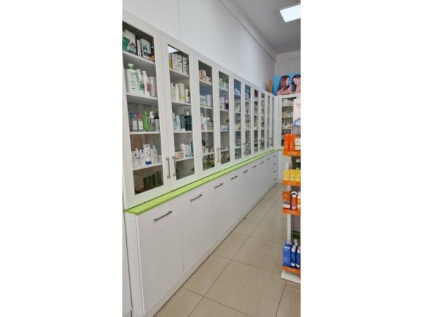 Tirane, jap me qera ambjent biznesi Kati 0, 41 m² 400 € (Misto Mame)