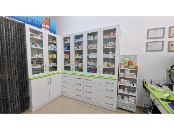 Tirane, jap me qera ambjent biznesi Kati 0, 41 m² 400 € (Misto Mame)