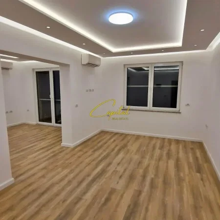 Tirane, jepet me qera zyre Kati 1, 120 m² 900 € (RRUGA MINE PEZA)