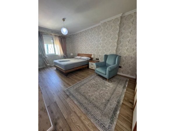 Tirane, shitet apartament 2+1+Ballkon Kati 4, 128 m² 385.000 € (BLLOK)