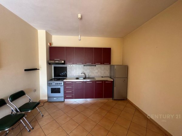 Tirane, jepet me qera apartament 1+1 Kati 4, 75 m² 500 € (Restorant Durresi)