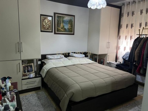 Tirane, jepet me qera apartament 2+1 Kati 3, 100 m² 550 € (Astir)