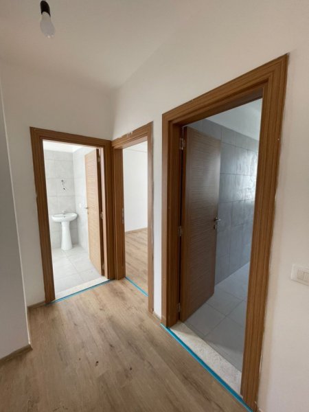 Tirane, jepet me qera apartament 2+1+Aneks+Ballkon Kati 2, 100 m² 300 € 