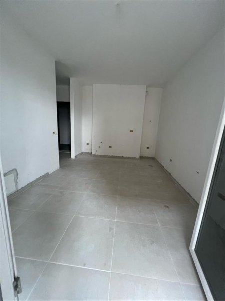 Tirane, shitet apartament 1+1 Kati 3, 52 m² 69.000 € (UNIVERS CITY)