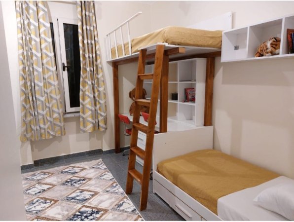 Tirane, jepet me qera apartament 2+1 Kati 5, 95 m² 690 € 