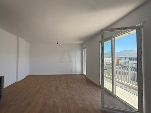Tirane, jepet me qera ambjent biznesi Kati 8, 500 €
