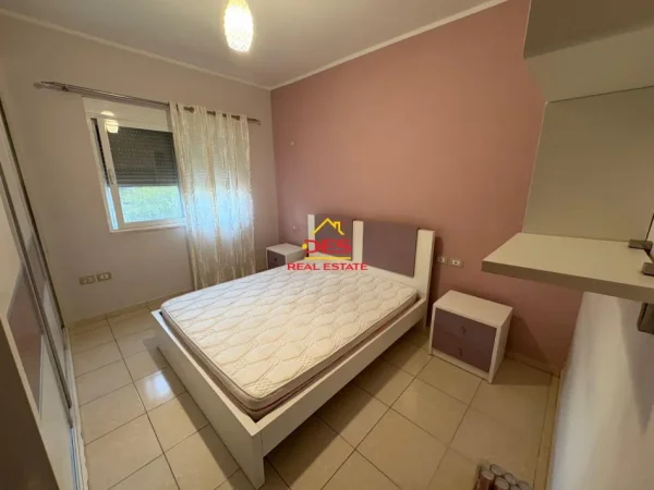 Vlore, shitet apartament 1+1+Ballkon Kati 3, 74 m² 119.000 € (Rruga Çajupi)