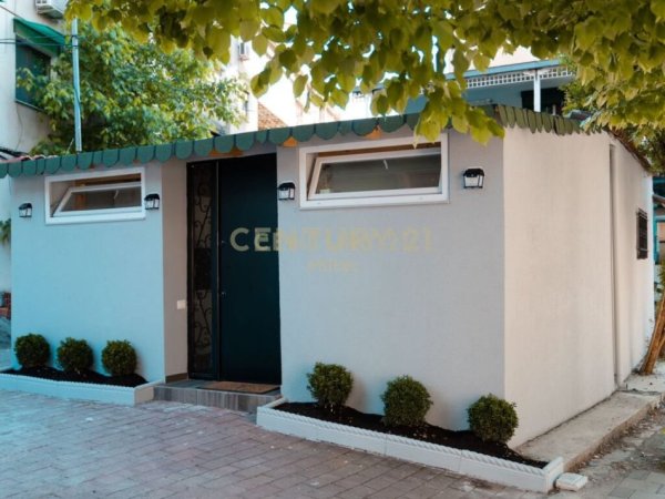 Tirane, jepet me qera apartament 2+1 , 53 m² 600 € 