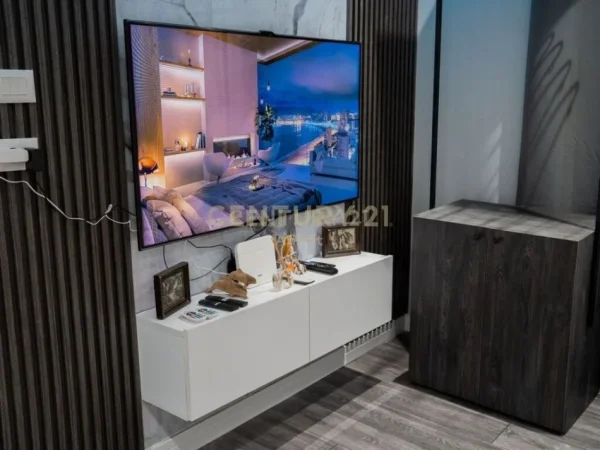 Tirane, jepet me qera apartament 2+1 , 53 m² 600 € 