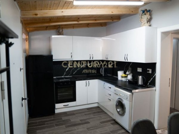 Tirane, jepet me qera apartament 2+1 , 53 m² 600 € 