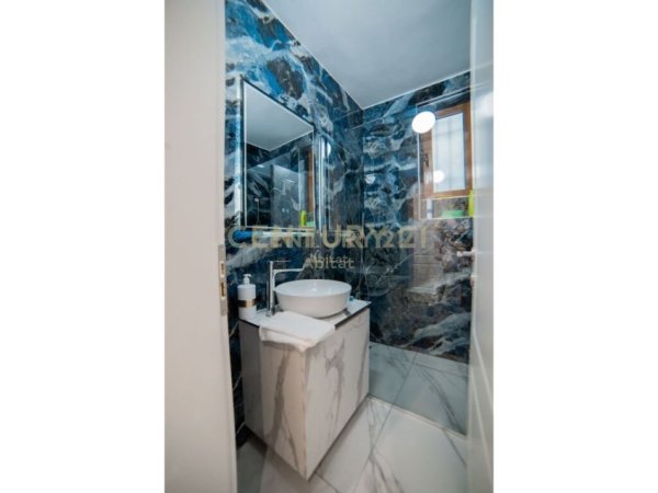 Tirane, jepet me qera apartament 2+1 , 53 m² 600 € 