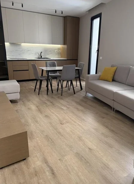 Tirane, jepet me qera apartament 2+1 Kati 3, 85 m² 750 € (rruga Frosini plaku)