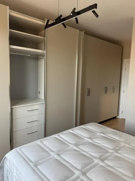 Tirane, jepet me qera apartament 2+1 Kati 3, 85 m² 750 € (rruga Frosini plaku)