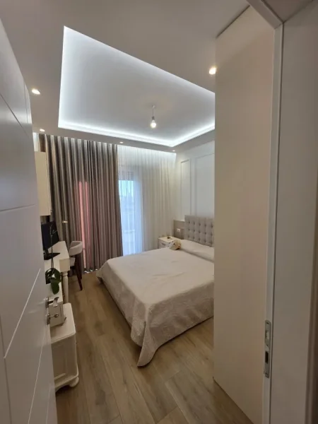 Tirane, jepet me qera apartament 1+1+Ballkon Kati 6, 64 m² 750 € (Kodra e Priftit, Kinostudio)
