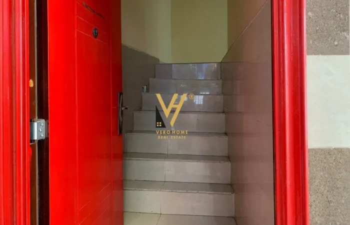 Tirane, jepet me qera zyre Kati 2, 30 m² 450 € (RRUGA E DURRESIT)