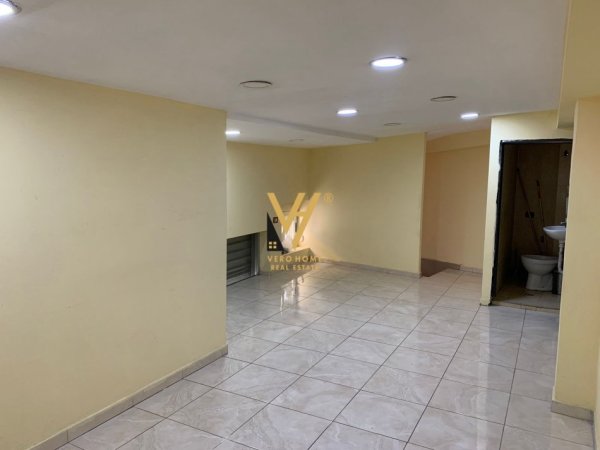 Tirane, jepet me qera zyre Kati 2, 30 m² 450 € (RRUGA E DURRESIT)