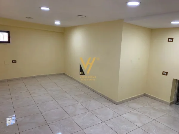 Tirane, jepet me qera zyre Kati 2, 30 m² 450 € (RRUGA E DURRESIT)