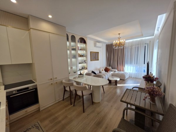 Tirane, jepet me qera apartament 1+1+Ballkon Kati 6, 64 m² 750 € (Kodra e Priftit, Kinostudio)