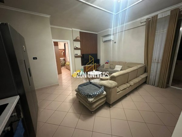 Shqiperi, jepet me qera apartament 2+1 Kati 2, 82 m² 700 € (kodra e diellit)