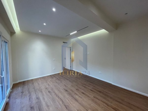Tirane, shes apartament 1+1+Ballkon Kati 2, 56 m² 91.443 € (Ali Dem Rruga Tomi Kristo)