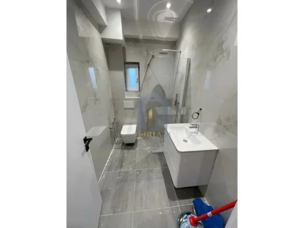 Tirane, shes apartament 1+1+Ballkon Kati 2, 56 m² 91.443 € (Ali Dem Rruga Tomi Kristo)