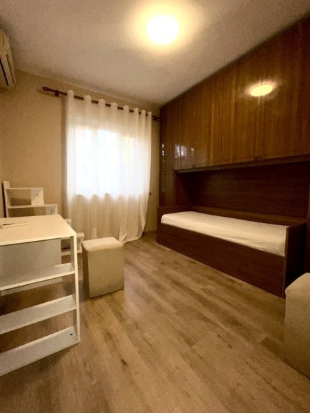 Tirane, jepet me qera apartament 2+1+Aneks+Ballkon Kati 3, 