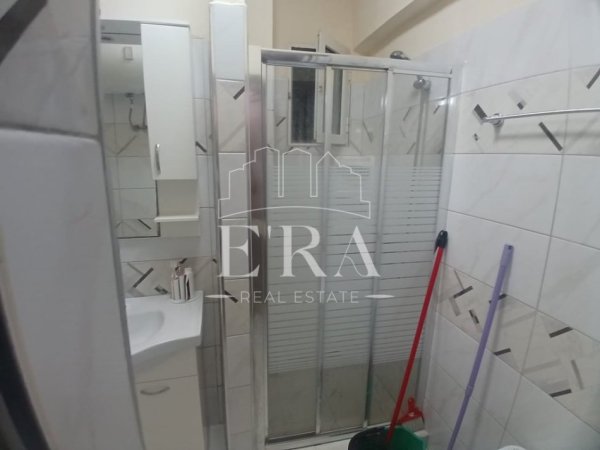 Durres, jepet me qera apartament 1+1+Ballkon Kati 4, 260 € (Plazh)