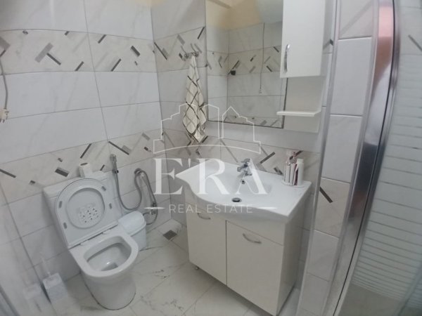 Durres, jepet me qera apartament 1+1+Ballkon Kati 4, 260 € (Plazh)