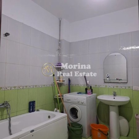 Tirane, jepet me qera apartament 1+1+Ballkon Kati 3, 74 m² 400 € (Rruga Jordan Misja)