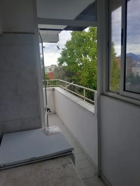(Pa agjensi - 0 komision) Tirane, apartament me qera 2+1+Aneks+banjo me dritare Kati 4, 45.000 Leke (Ali Demi)