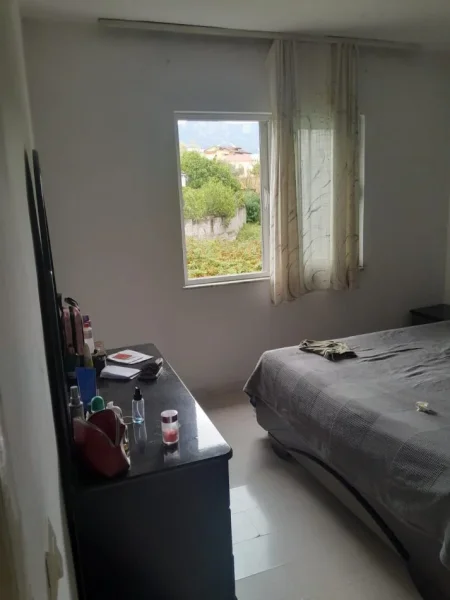 (Pa agjensi - 0 komision) Tirane, apartament me qera 2+1+Aneks+banjo me dritare Kati 4, 45.000 Leke (Ali Demi)