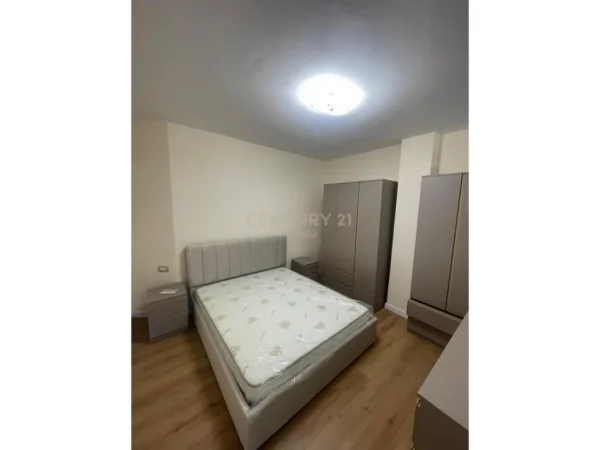 Tirane, jepet me qera apartament 2+1 Kati 1, 46 m² 500 € (Ali Demi)