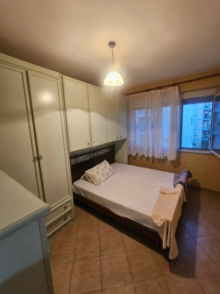 Durres Plazh, jepet me qera apartament 1+1+Aneks+Ballkon Kati 5, 77 m² 250 € 