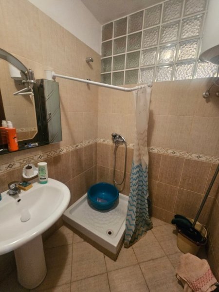 Durres Plazh, jepet me qera apartament 1+1+Aneks+Ballkon Kati 5, 77 m² 250 € 