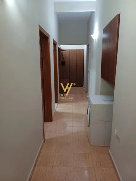 Tirane, jepet me qera apartament 2+1+Ballkon Kati 2, 84 m² 650 € (RRUGA SULEJMAN DELVINA)