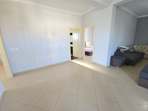 Durres, jepet me qera apartament 2+1+Aneks+Ballkon Kati 2, 120 m² 400 € 