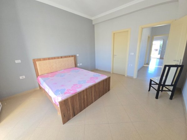 Durres, jepet me qera apartament 2+1+Aneks+Ballkon Kati 2, 120 m² 400 € 