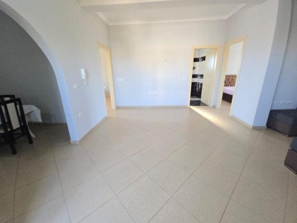 Durres, jepet me qera apartament 2+1+Aneks+Ballkon Kati 2, 120 m² 400 € 