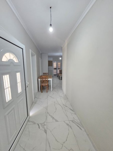 Durres, jepet me qera apartament 1+1+Aneks+Ballkon Kati 1, 60 m² 300 €