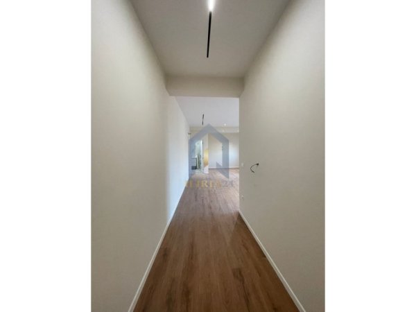 Tirane, shitet apartament 1+1+Ballkon Kati 3, 76 m² 124.750 € (Ali Dem)