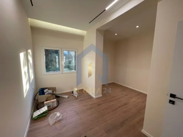 Tirane, shitet apartament 1+1+Ballkon Kati 3, 76 m² 124.750 € (Ali Dem)
