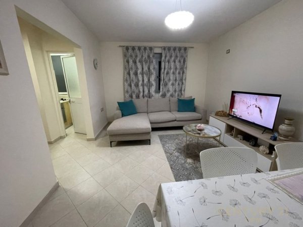 Tirane, shes apartament 1+1 Kati 4, 54 m² 84.000 € (Oxhaku)