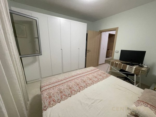 Tirane, shes apartament 1+1 Kati 4, 54 m² 84.000 € (Oxhaku)