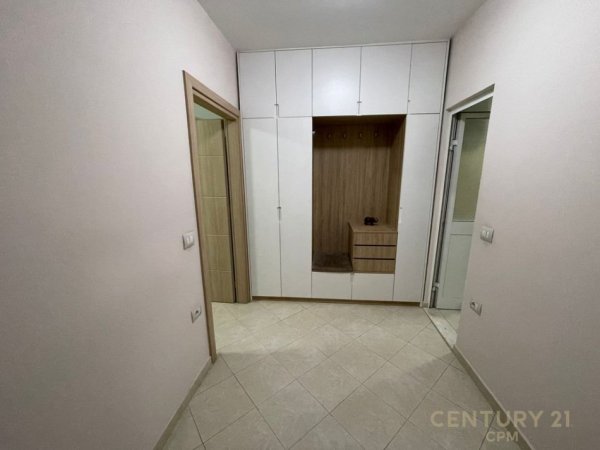 Tirane, shes apartament 1+1 Kati 4, 54 m² 84.000 € (Oxhaku)