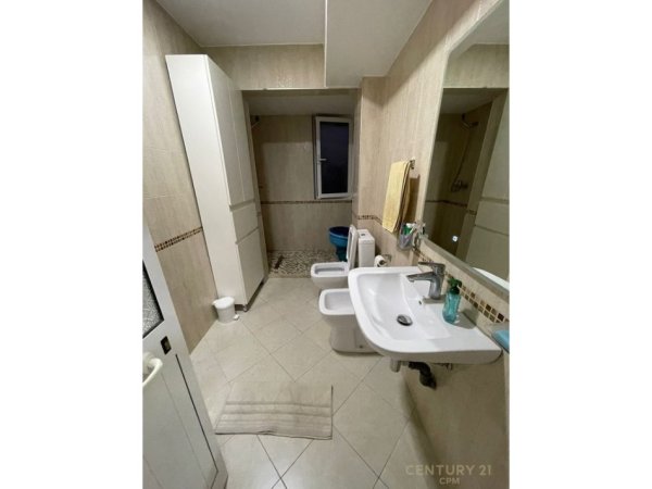 Tirane, shes apartament 1+1 Kati 4, 54 m² 84.000 € (Oxhaku)