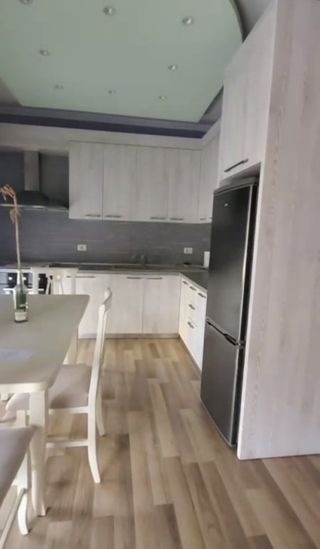 Tirane, jepet me qera apartament 1+1+Ballkon Kati 6, 70 m² 700 € (Pazarri Ri)