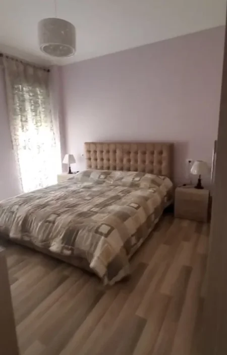 Tirane, jepet me qera apartament 1+1+Ballkon Kati 6, 70 m² 700 € (Pazarri Ri)