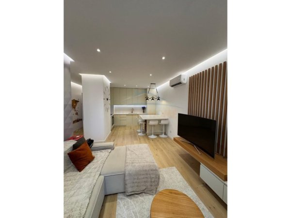 Tirane, jepet me qera apartament 2+1+Aneks+Ballkon Kati 5, 76 m² 650 € (teodor keko)
