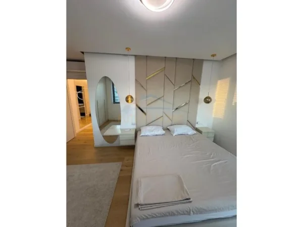 Tirane, jepet me qera apartament 2+1+Aneks+Ballkon Kati 5, 76 m² 650 € (teodor keko)